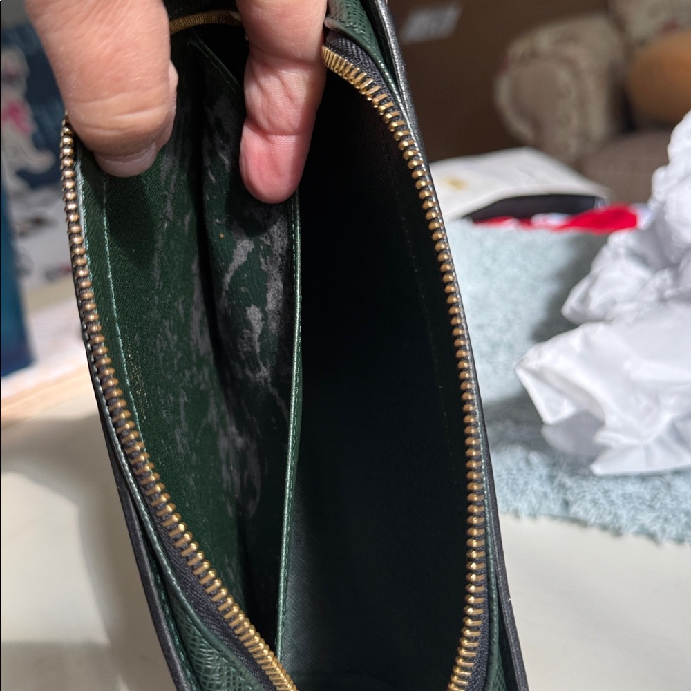 Auth LOUIS VUITTON Baikal Second Taiga Green Leather Clutch Bag France ๐๐๐ - Picture 8 of 16